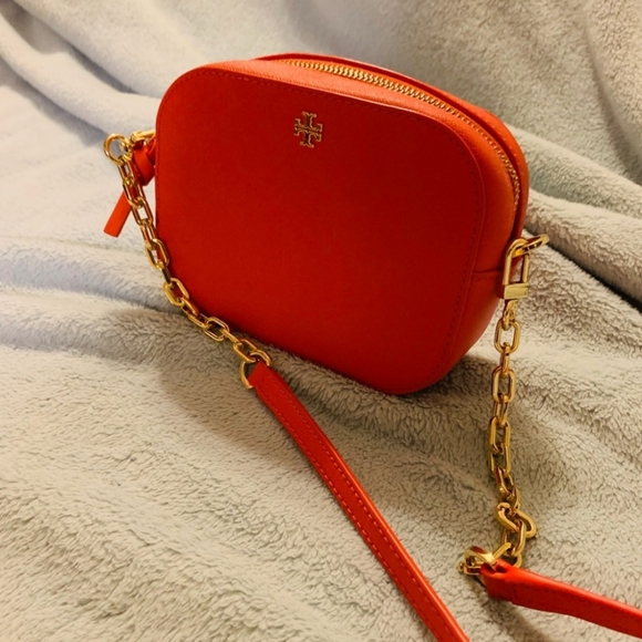 AUTHENTIC 🔥 Orange Tory Burch Crossbody with Gold Chain Stap - Picture 2 of 4
